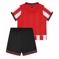 Billiga Sheffield United Barnkläder Hemma fotbollskläder till baby 2025-26 Kortärmad (+ Korta byxor)
